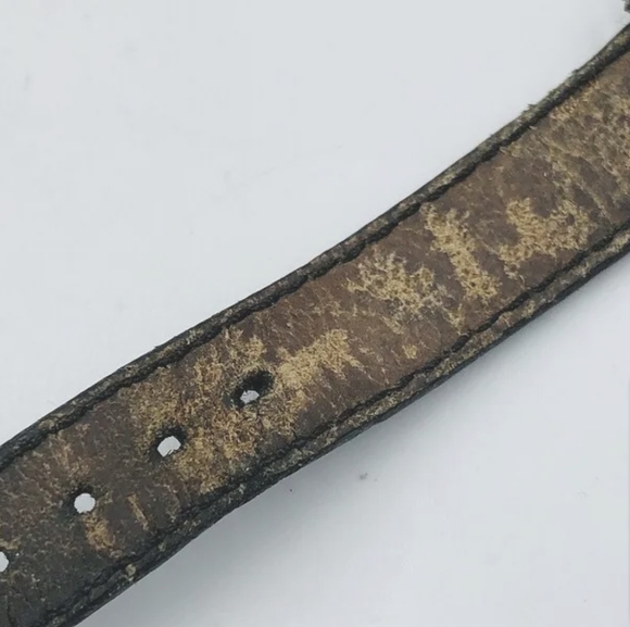 GUCCI Women's 2600L Quartz Watch St.Steel Gold Plated - Picture 7 of 16